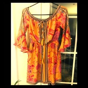 Long sleeves short romper